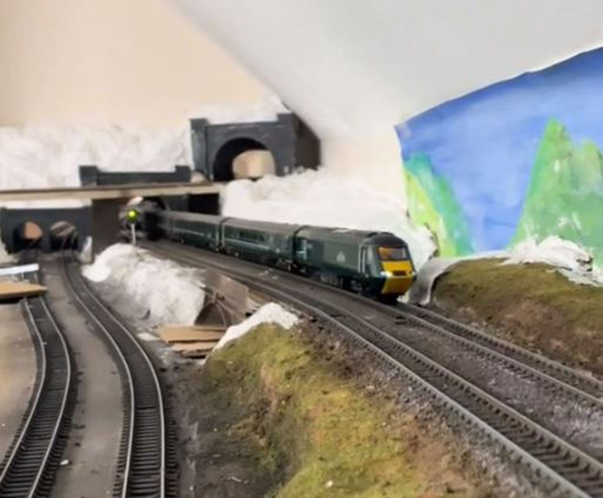 Model rail layout includes LNER Azuma! The Railway Hub